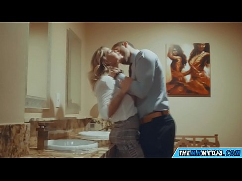 ❤️ Kapag ang isang busty blonde seduces sa isang pampublikong banyo ❤ super porn sa amin tl.fullsexmovs.ru ❌️